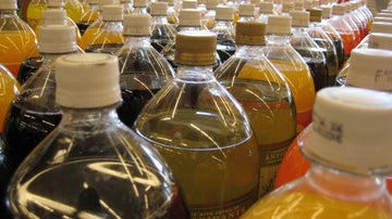 El tipo de botella influye en cómo sabe tu refresco.