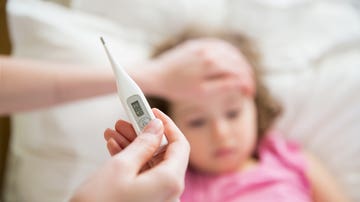 Niña con fiebre
