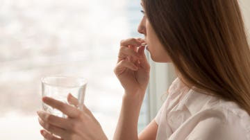 Tomando una pastilla