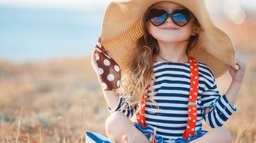 Niña en exterior