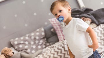 Niño con chupete