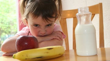 Niña que no quiere comer